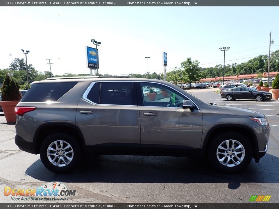 2019 Chevrolet Traverse LT AWD Pepperdust Metallic / Jet Black Photo #10