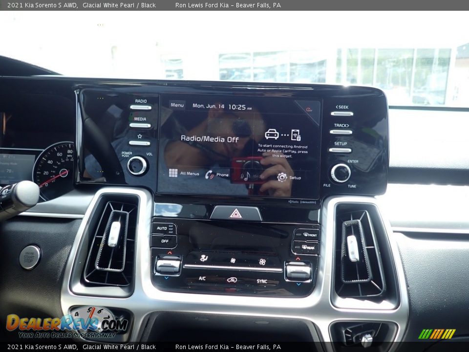 2021 Kia Sorento S AWD Glacial White Pearl / Black Photo #17