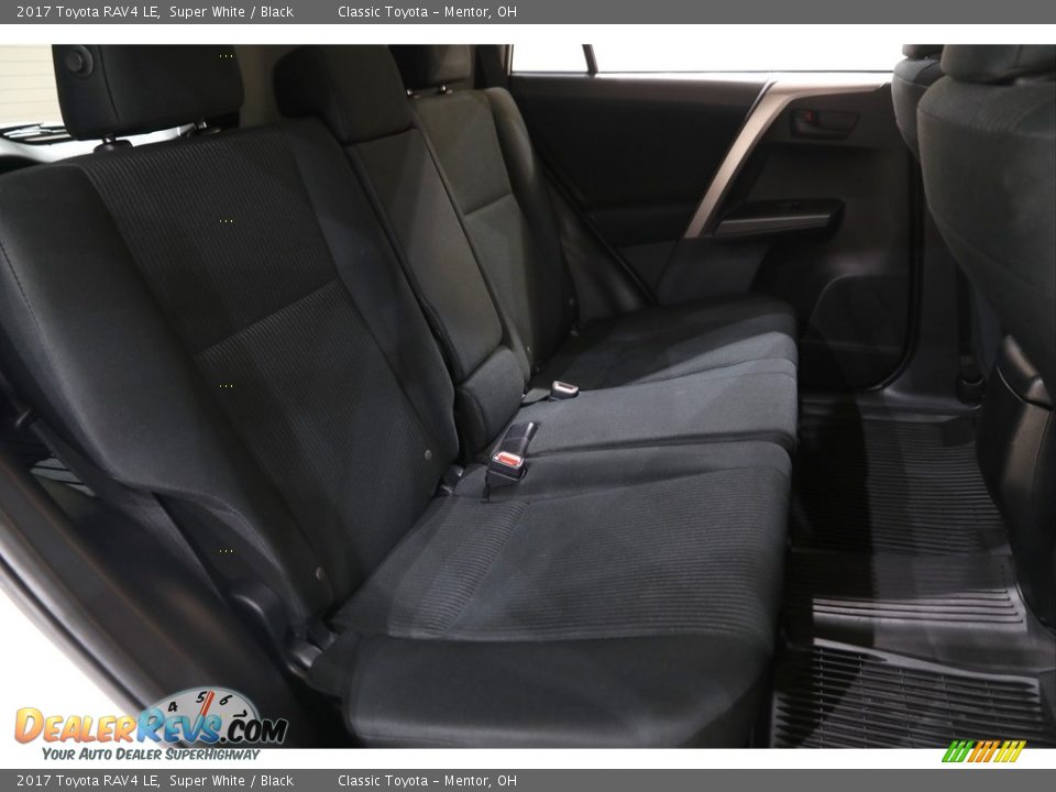 2017 Toyota RAV4 LE Super White / Black Photo #15