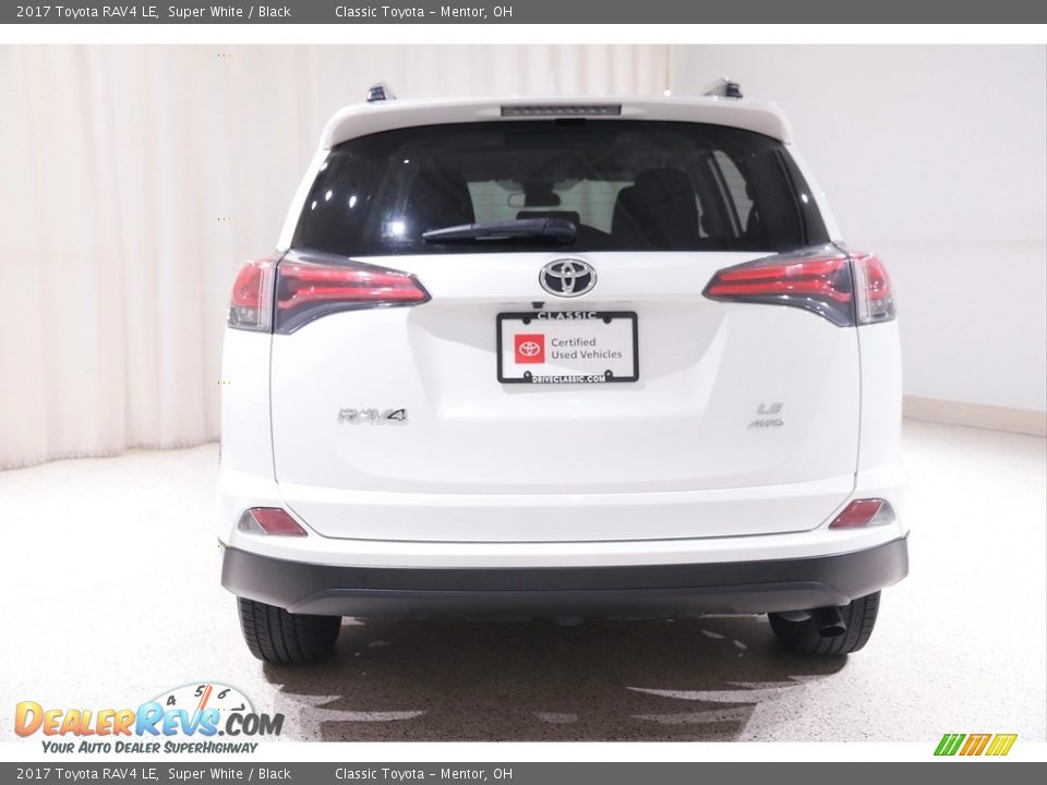 2017 Toyota RAV4 LE Super White / Black Photo #17