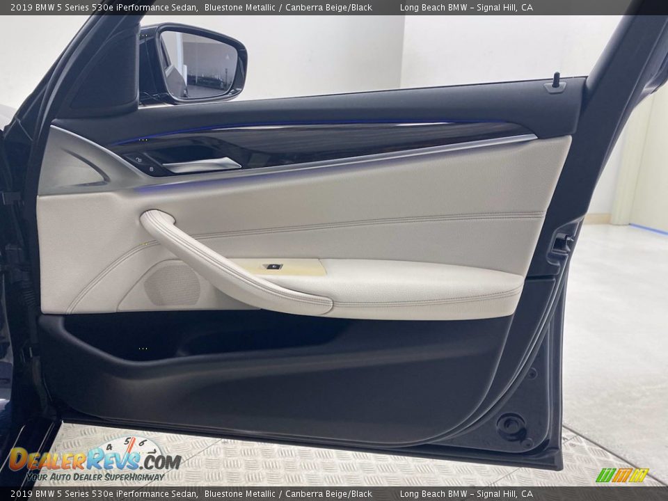 2019 BMW 5 Series 530e iPerformance Sedan Bluestone Metallic / Canberra Beige/Black Photo #32