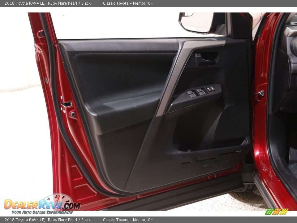2018 Toyota RAV4 LE Ruby Flare Pearl / Black Photo #4