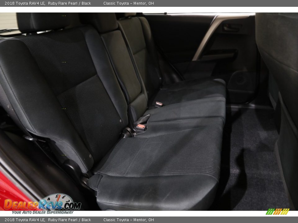 2018 Toyota RAV4 LE Ruby Flare Pearl / Black Photo #14