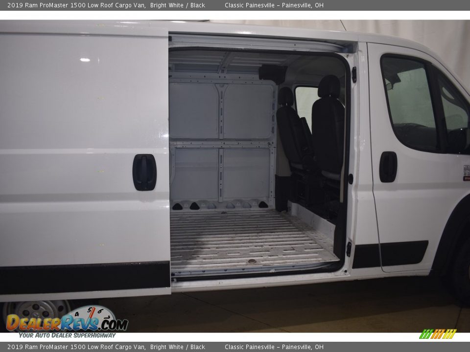 2019 Ram ProMaster 1500 Low Roof Cargo Van Bright White / Black Photo #8