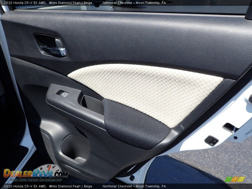 Door Panel of 2016 Honda CR-V EX AWD Photo #19