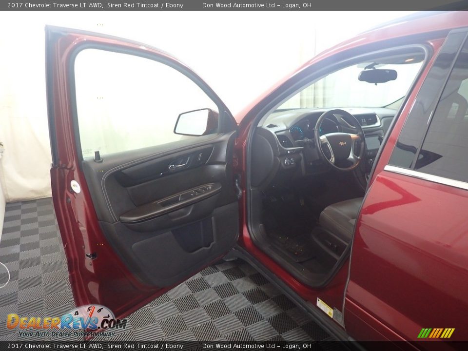 2017 Chevrolet Traverse LT AWD Siren Red Tintcoat / Ebony Photo #17
