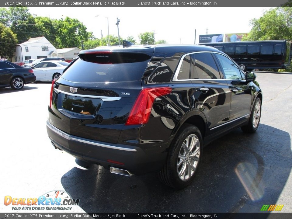 2017 Cadillac XT5 Premium Luxury Stellar Black Metallic / Jet Black Photo #4