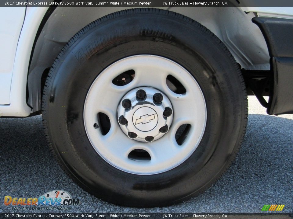 2017 Chevrolet Express Cutaway 3500 Work Van Wheel Photo #21