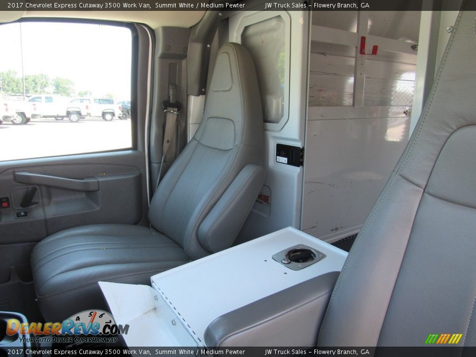 Front Seat of 2017 Chevrolet Express Cutaway 3500 Work Van Photo #25