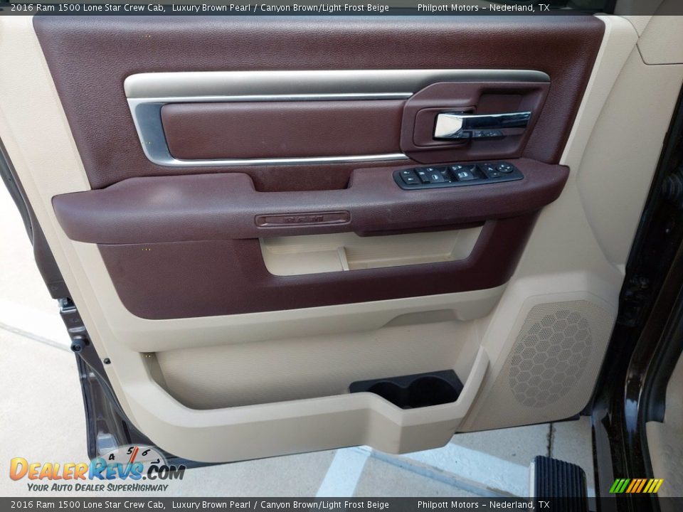 Door Panel of 2016 Ram 1500 Lone Star Crew Cab Photo #13