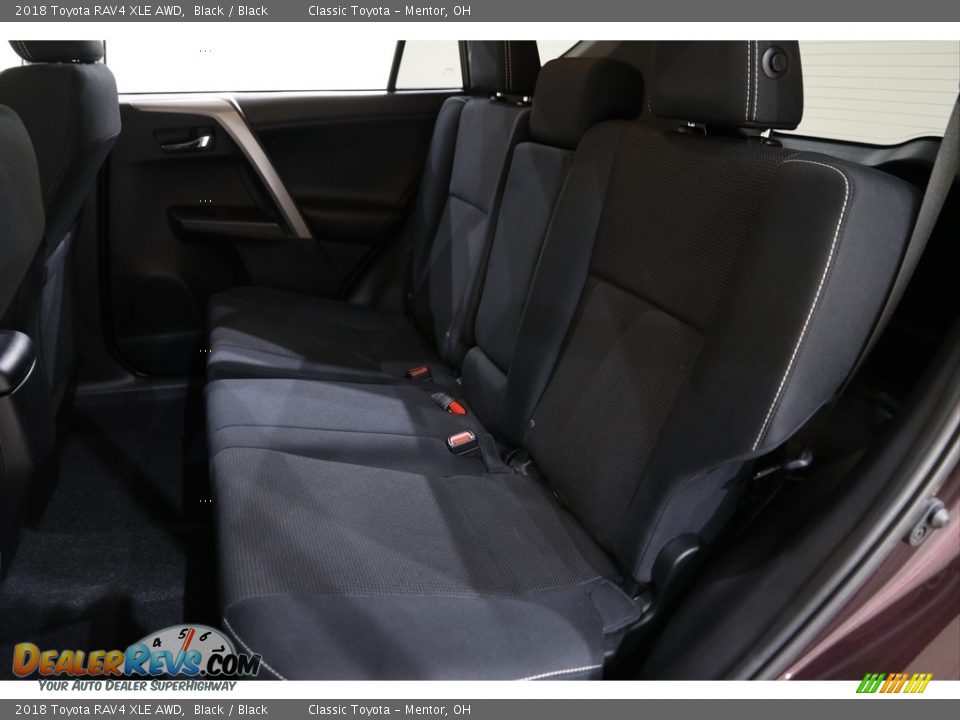 2018 Toyota RAV4 XLE AWD Black / Black Photo #16