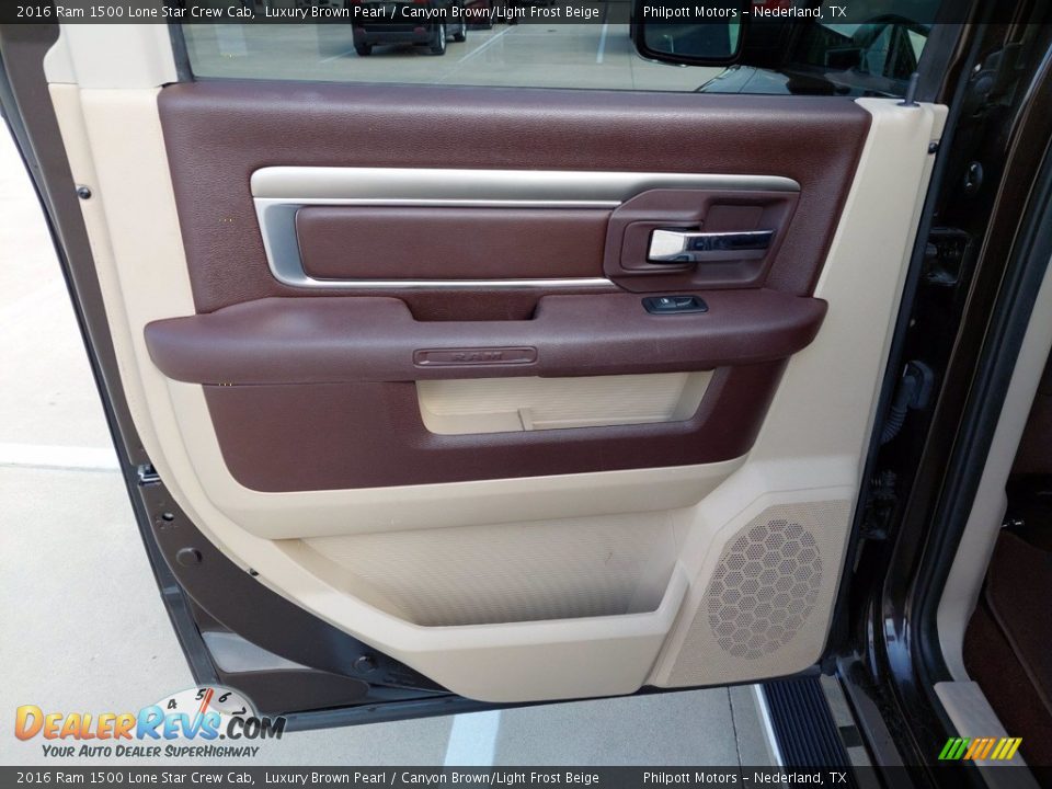 Door Panel of 2016 Ram 1500 Lone Star Crew Cab Photo #23