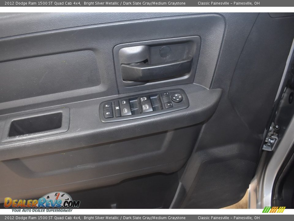 2012 Dodge Ram 1500 ST Quad Cab 4x4 Bright Silver Metallic / Dark Slate Gray/Medium Graystone Photo #10