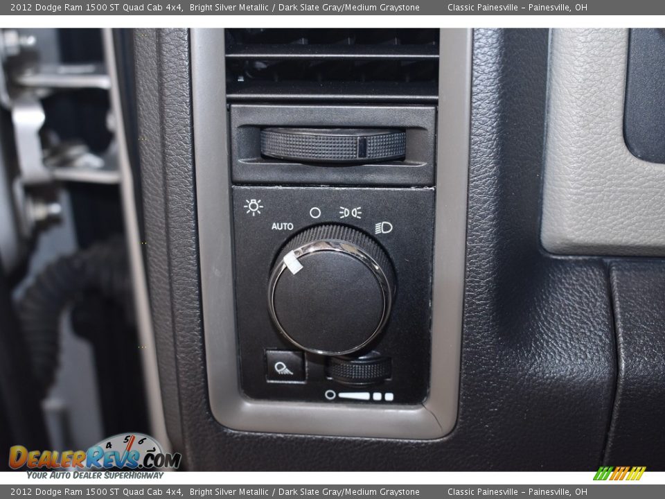 2012 Dodge Ram 1500 ST Quad Cab 4x4 Bright Silver Metallic / Dark Slate Gray/Medium Graystone Photo #11