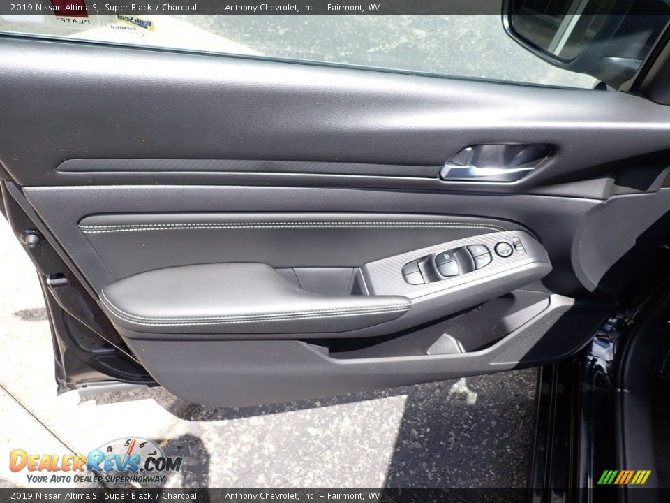2019 Nissan Altima S Super Black / Charcoal Photo #13