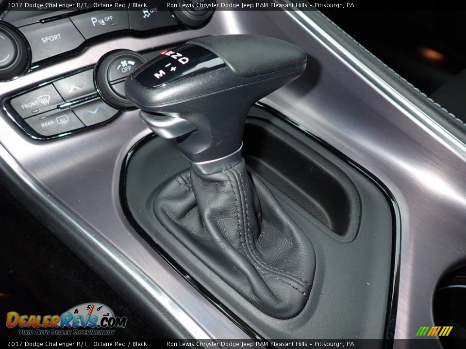2017 Dodge Challenger R/T Shifter Photo #17