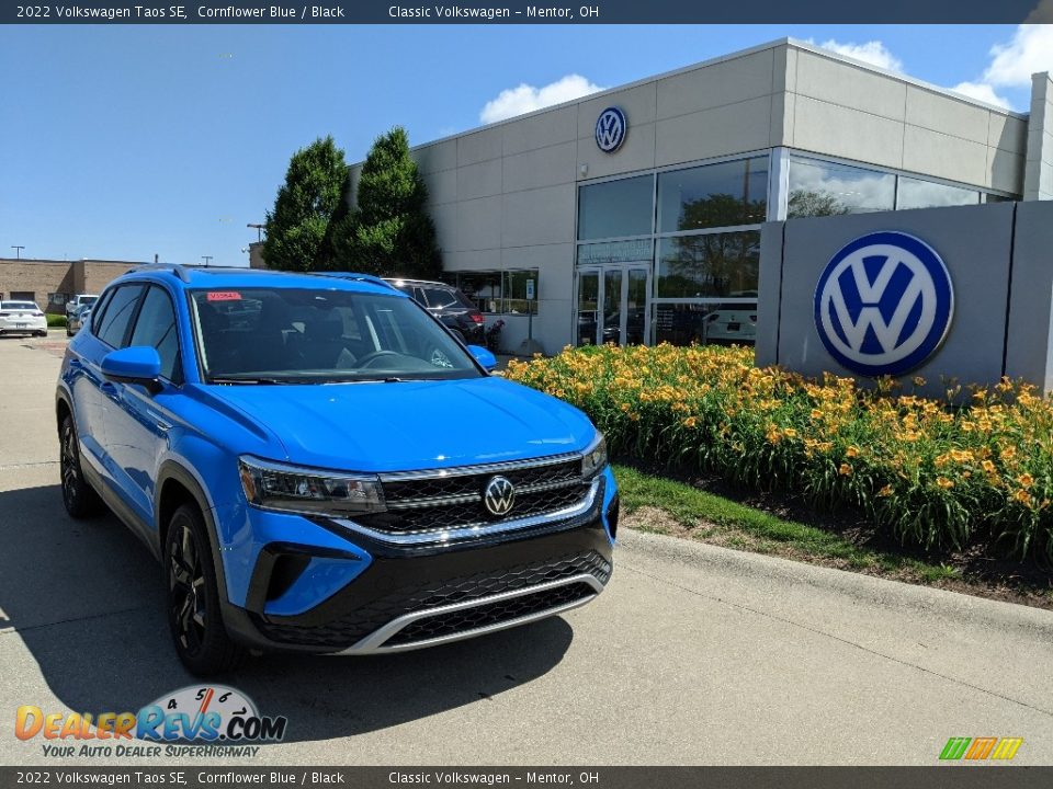 Front 3/4 View of 2022 Volkswagen Taos SE Photo #1