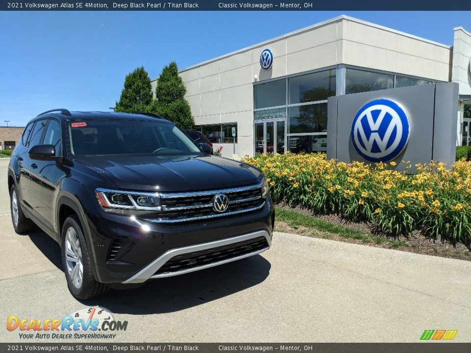 2021 Volkswagen Atlas SE 4Motion Deep Black Pearl / Titan Black Photo #1