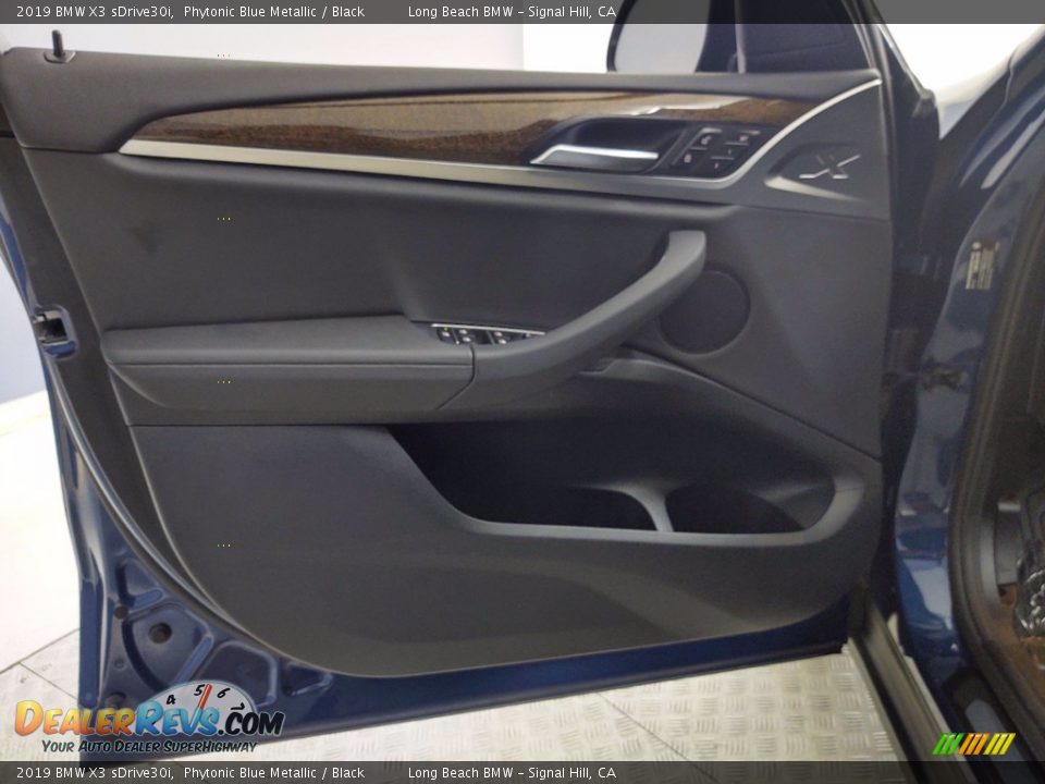 Door Panel of 2019 BMW X3 sDrive30i Photo #8