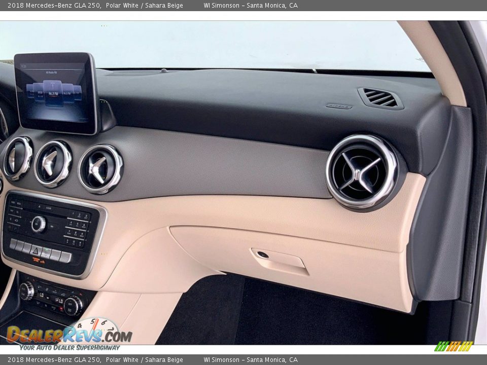 2018 Mercedes-Benz GLA 250 Polar White / Sahara Beige Photo #16