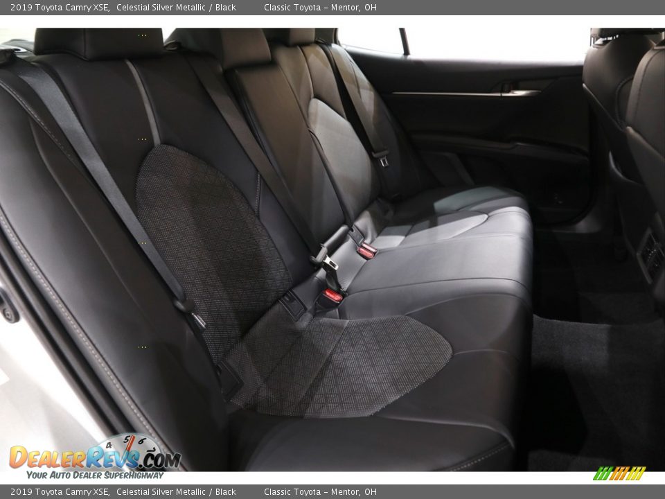 2019 Toyota Camry XSE Celestial Silver Metallic / Black Photo #17