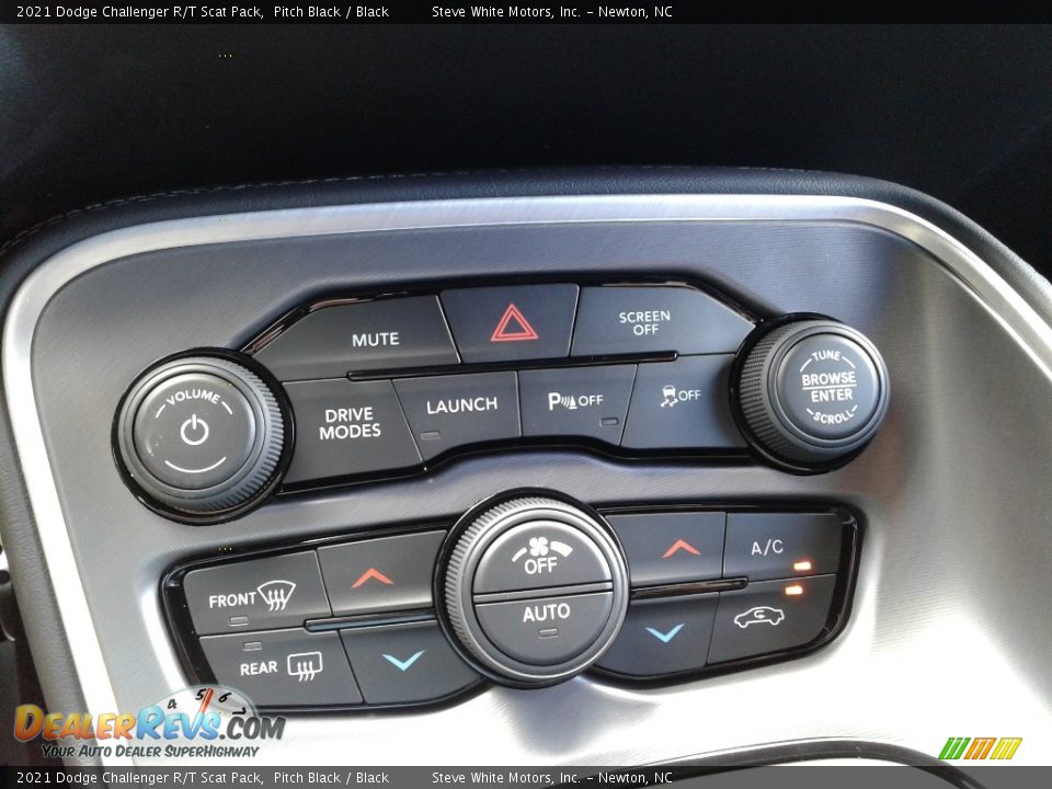 Controls of 2021 Dodge Challenger R/T Scat Pack Photo #23