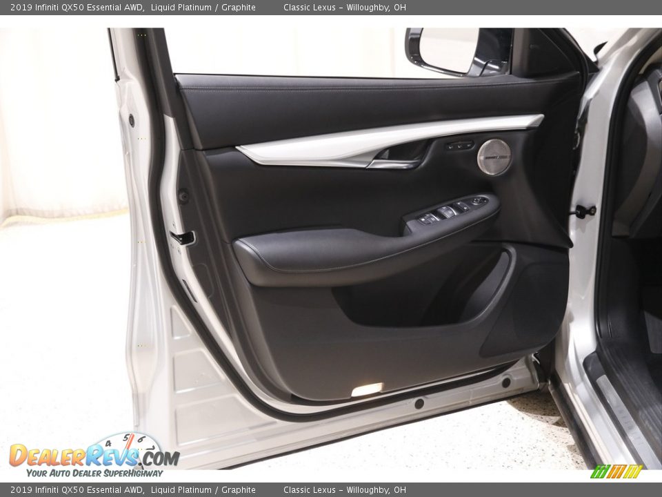 Door Panel of 2019 Infiniti QX50 Essential AWD Photo #4