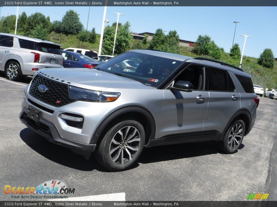 Front 3/4 View of 2020 Ford Explorer ST 4WD Photo #5