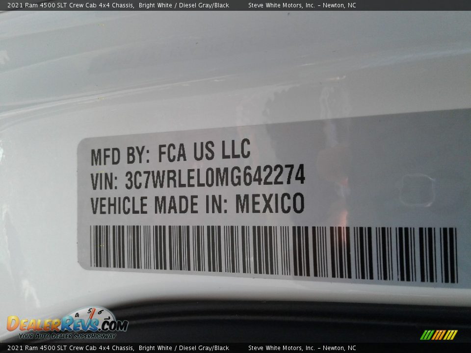 2021 Ram 4500 SLT Crew Cab 4x4 Chassis Bright White / Diesel Gray/Black Photo #29