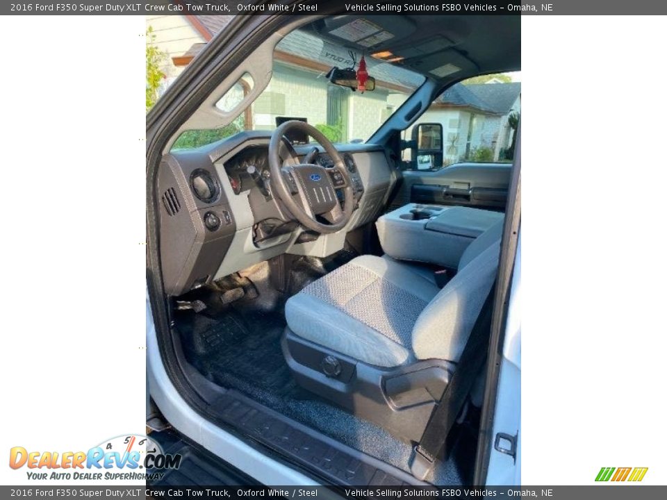 Front Seat of 2016 Ford F350 Super Duty XLT Crew Cab Tow Truck Photo #8