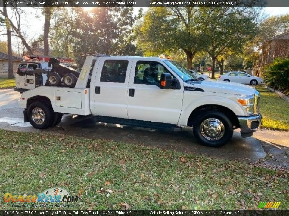 Front 3/4 View of 2016 Ford F350 Super Duty XLT Crew Cab Tow Truck Photo #17