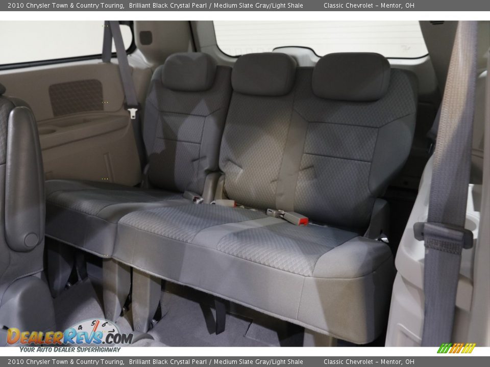 2010 Chrysler Town & Country Touring Brilliant Black Crystal Pearl / Medium Slate Gray/Light Shale Photo #16