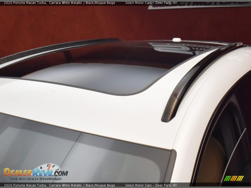 2020 Porsche Macan Turbo Carrara White Metallic / Black/Mojave Beige Photo #11