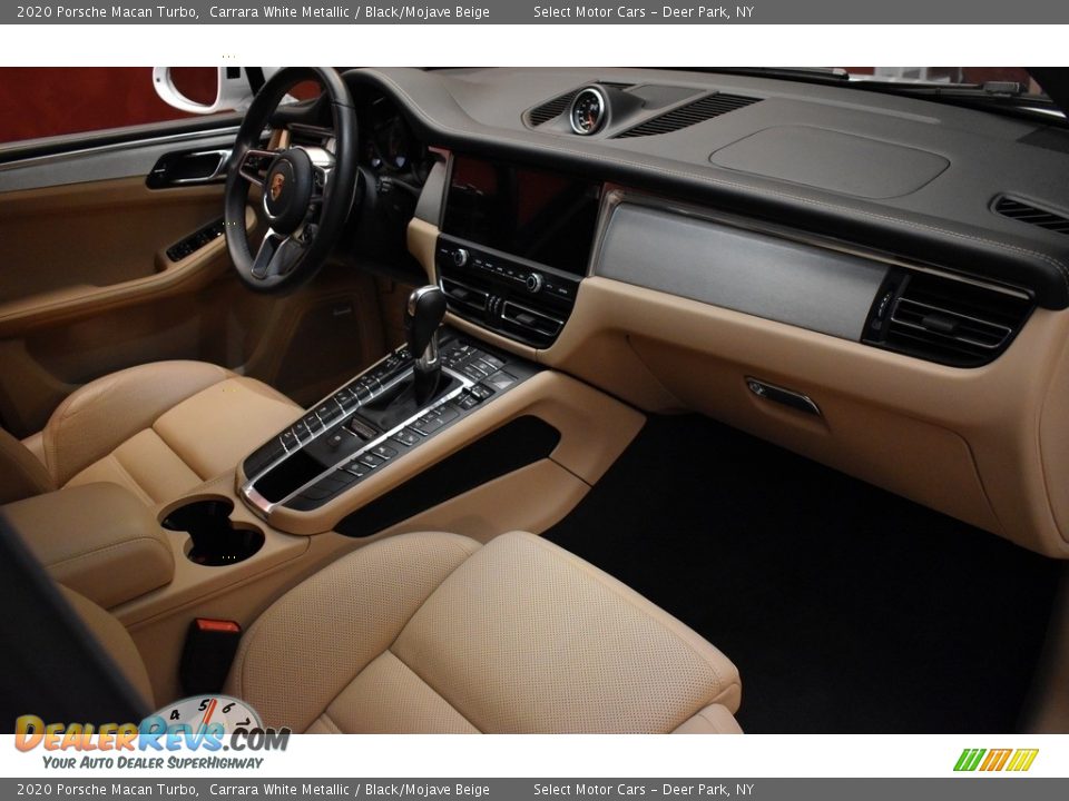 Dashboard of 2020 Porsche Macan Turbo Photo #21