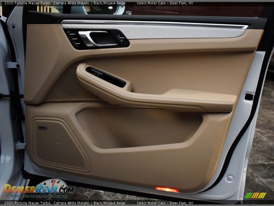 Door Panel of 2020 Porsche Macan Turbo Photo #25