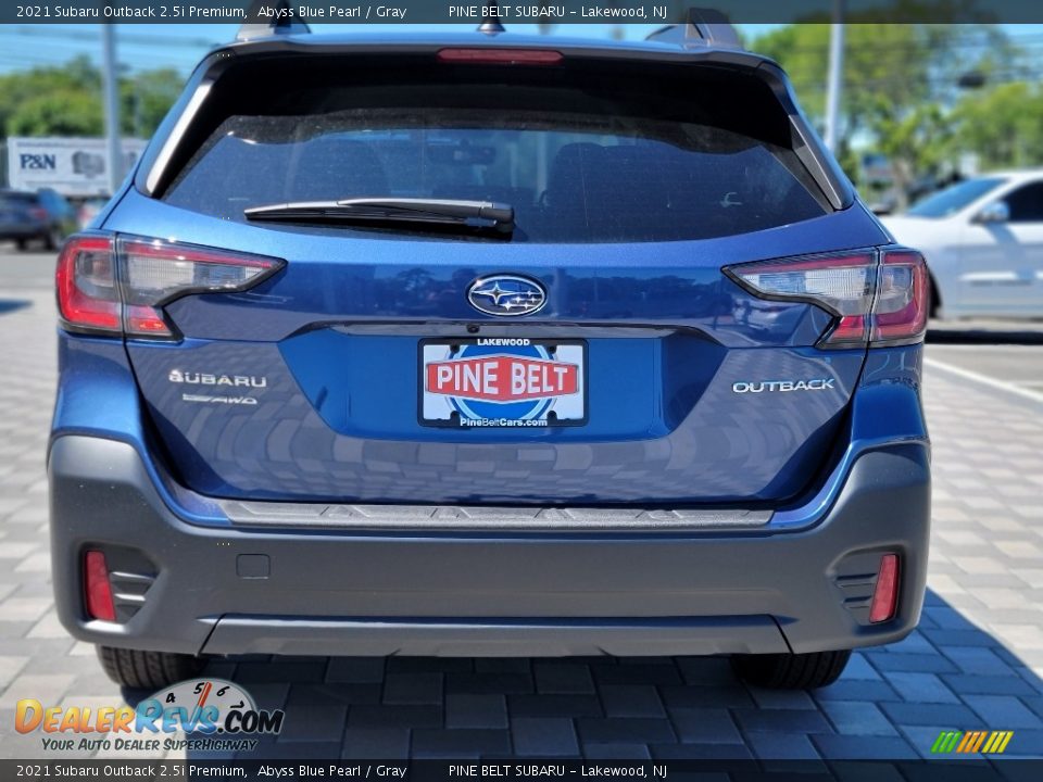 2021 Subaru Outback 2.5i Premium Abyss Blue Pearl / Gray Photo #7