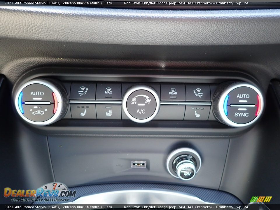 Controls of 2021 Alfa Romeo Stelvio Ti AWD Photo #18