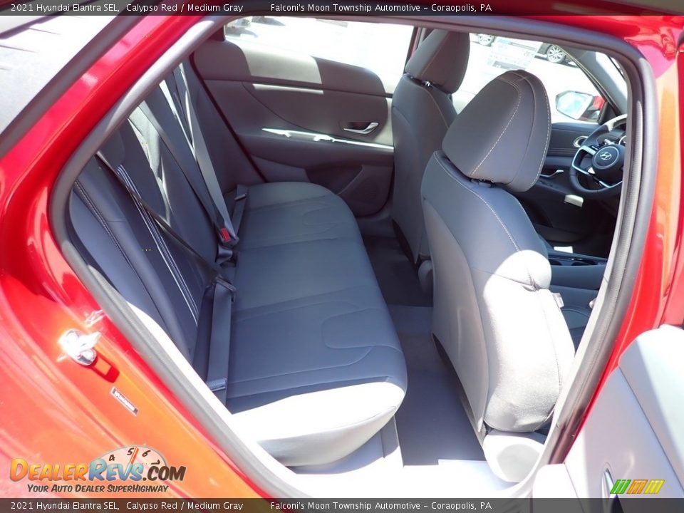 2021 Hyundai Elantra SEL Calypso Red / Medium Gray Photo #9