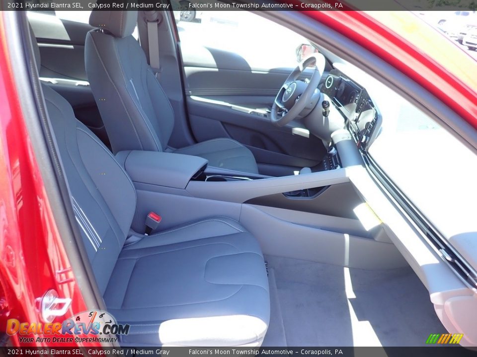 2021 Hyundai Elantra SEL Calypso Red / Medium Gray Photo #10