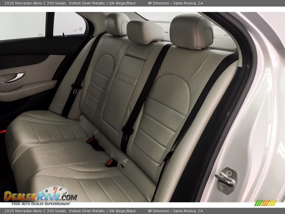2016 Mercedes-Benz C 300 Sedan Iridium Silver Metallic / Silk Beige/Black Photo #17