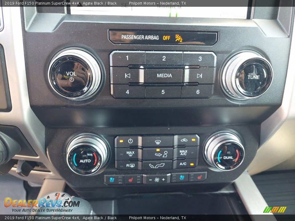 2019 Ford F150 Platinum SuperCrew 4x4 Agate Black / Black Photo #26