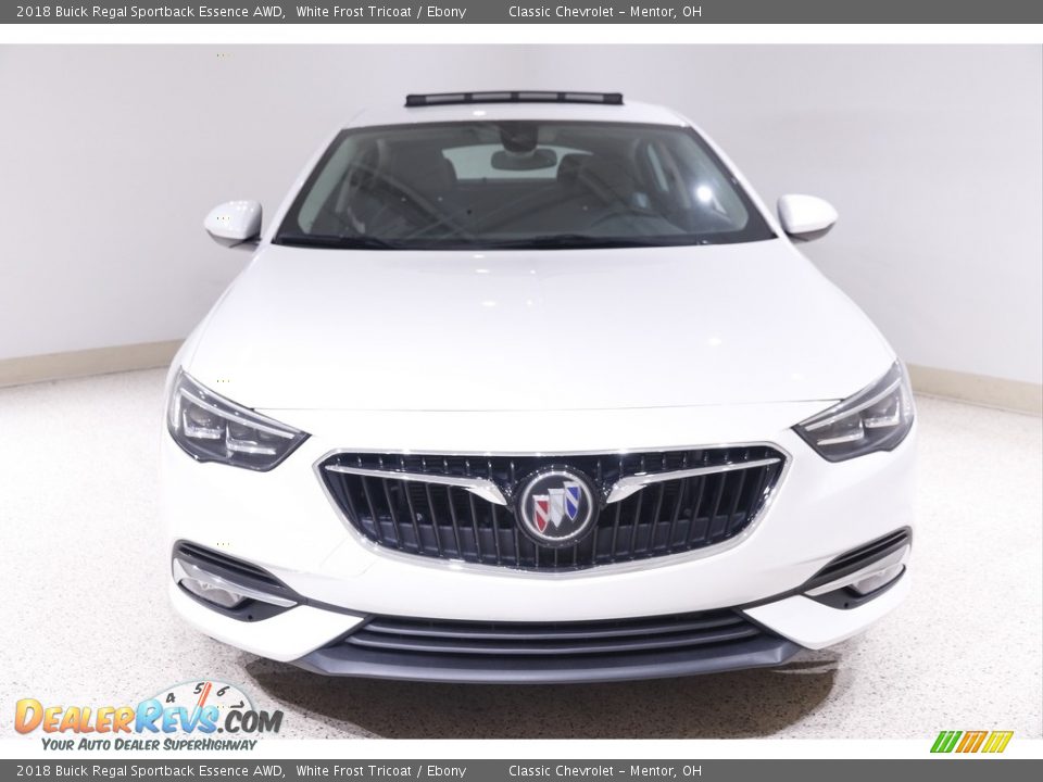 2018 Buick Regal Sportback Essence AWD White Frost Tricoat / Ebony Photo #2