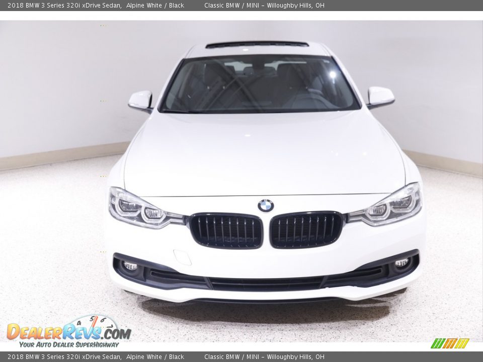 2018 BMW 3 Series 320i xDrive Sedan Alpine White / Black Photo #2