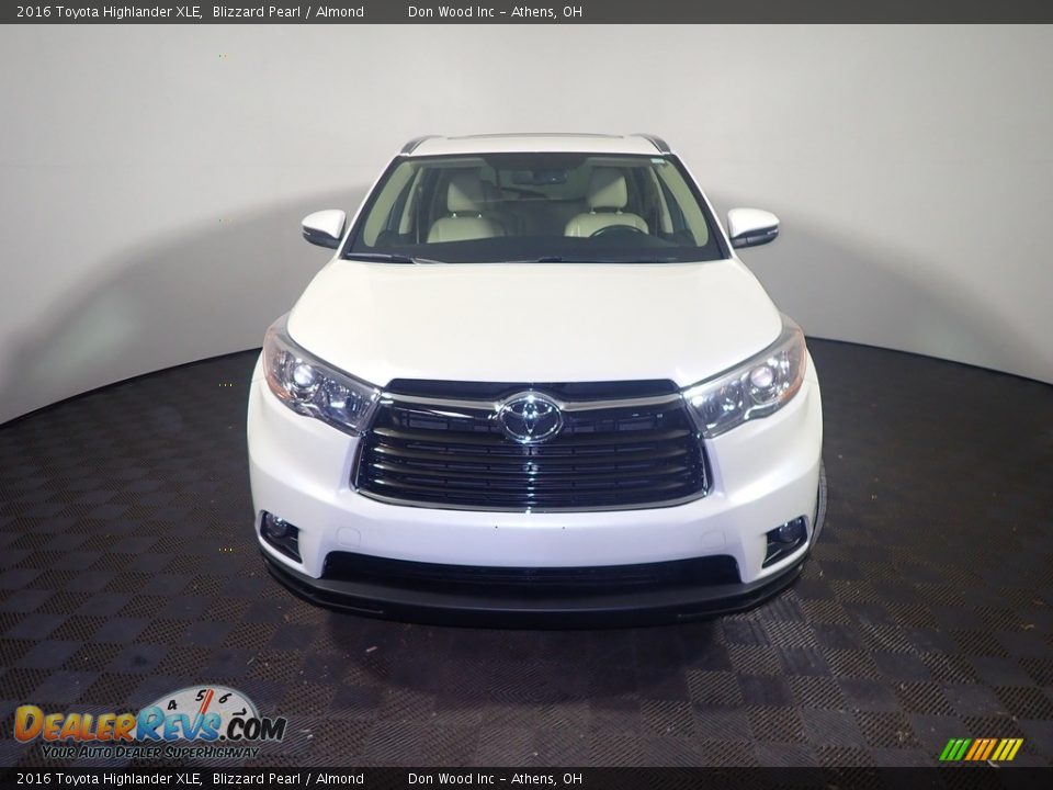 2016 Toyota Highlander XLE Blizzard Pearl / Almond Photo #7