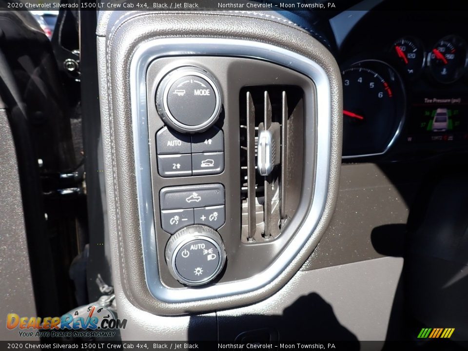 2020 Chevrolet Silverado 1500 LT Crew Cab 4x4 Black / Jet Black Photo #24