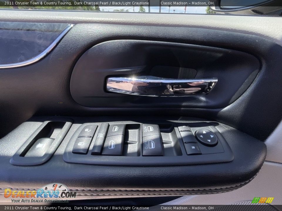2011 Chrysler Town & Country Touring Dark Charcoal Pearl / Black/Light Graystone Photo #7