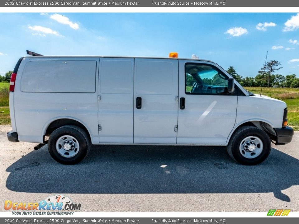 2009 Chevrolet Express 2500 Cargo Van Summit White / Medium Pewter Photo #3