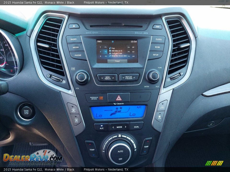 Controls of 2015 Hyundai Santa Fe GLS Photo #19