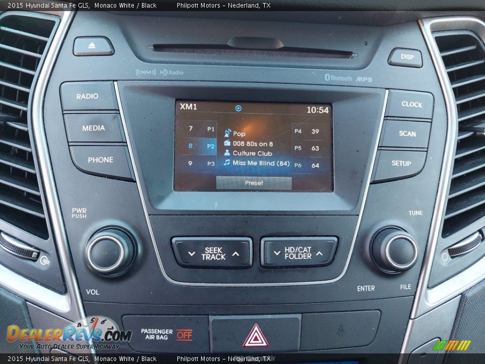 Controls of 2015 Hyundai Santa Fe GLS Photo #20