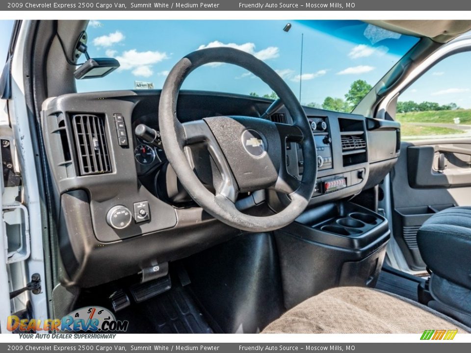 2009 Chevrolet Express 2500 Cargo Van Summit White / Medium Pewter Photo #20